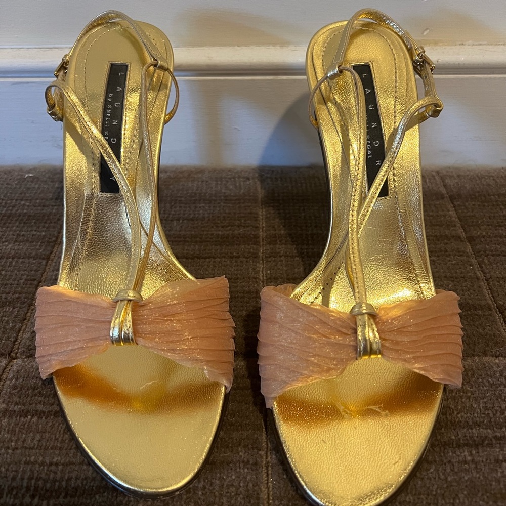 Laundry by Shelli Segal high heels